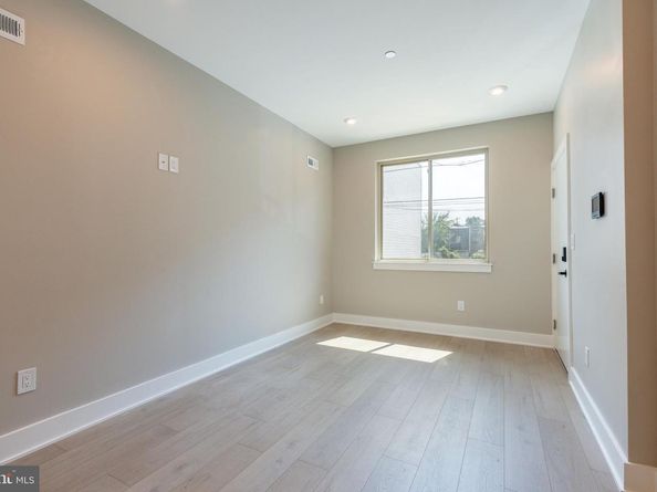 2048 3rd Street, Philadelphia PA 19122