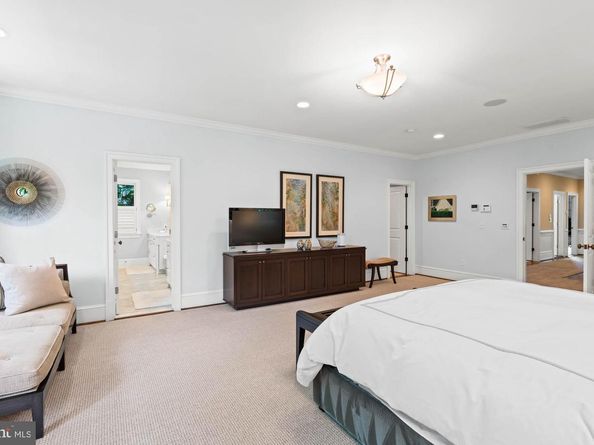 2215 King Place NW, Washington DC 20007