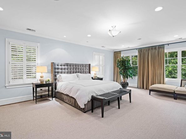 2215 King Place NW, Washington DC 20007