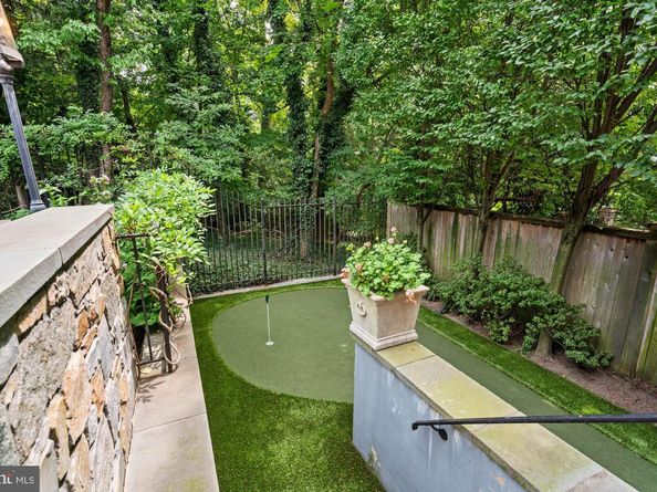 2215 King Place NW, Washington DC 20007