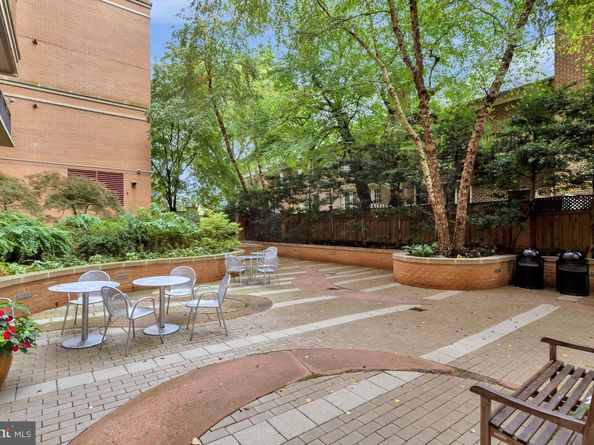 3625 10TH Street N 101, Arlington VA 22201
