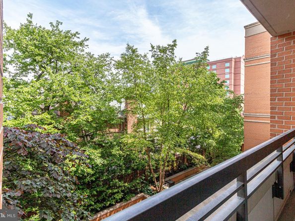 3625 10TH Street N 101, Arlington VA 22201