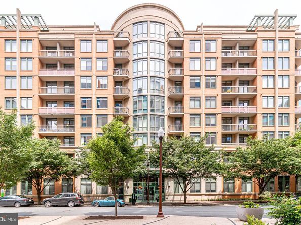 3625 10TH Street N 101, Arlington VA 22201