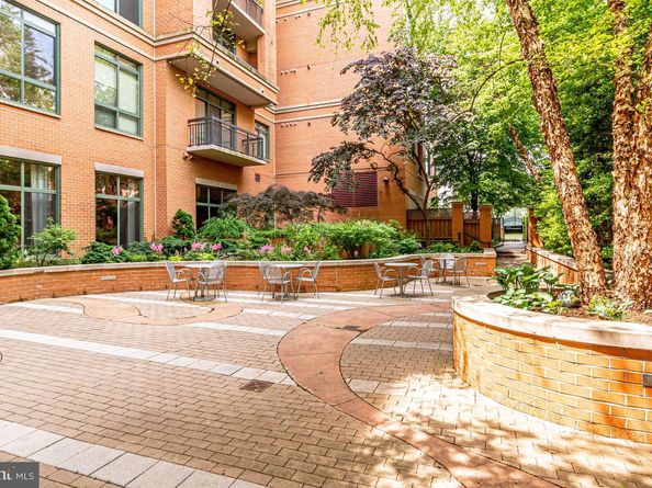 3625 10TH Street N 101, Arlington VA 22201