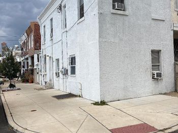 400 N Gross Street