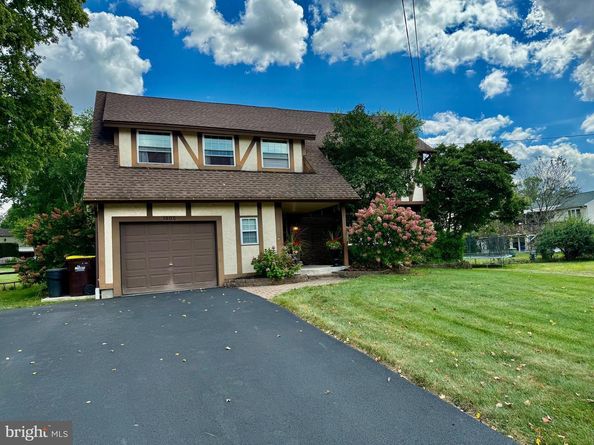 1805 Roan Drive, Warrington PA 18976