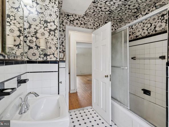 5015 Smithfield Road, Drexel Hill PA 19026
