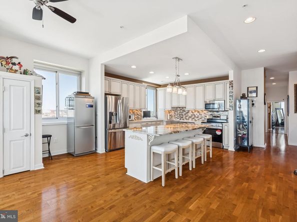 901 N Penn Street F2004, Philadelphia PA 19123