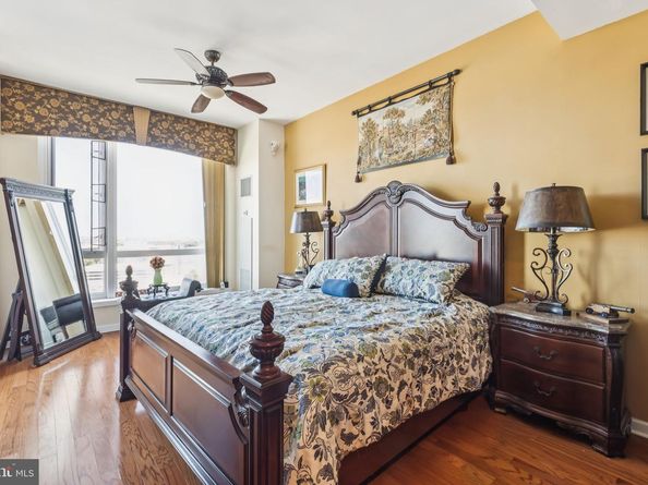 901 N Penn Street F2004, Philadelphia PA 19123