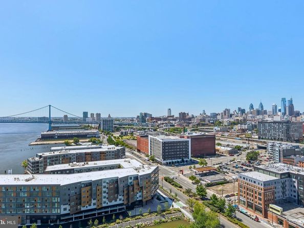 901 N Penn Street F2004, Philadelphia PA 19123