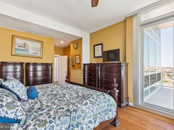 901 N Penn Street F2004, Philadelphia PA 19123