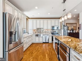 901 N Penn Street F2004, Philadelphia PA 19123