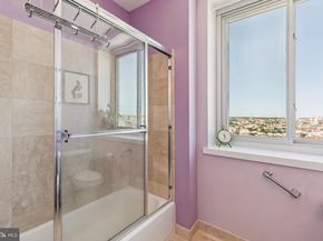 901 N Penn Street F2004, Philadelphia PA 19123