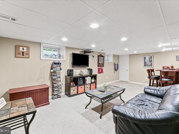 243 Rambling Way, Springfield PA 19064