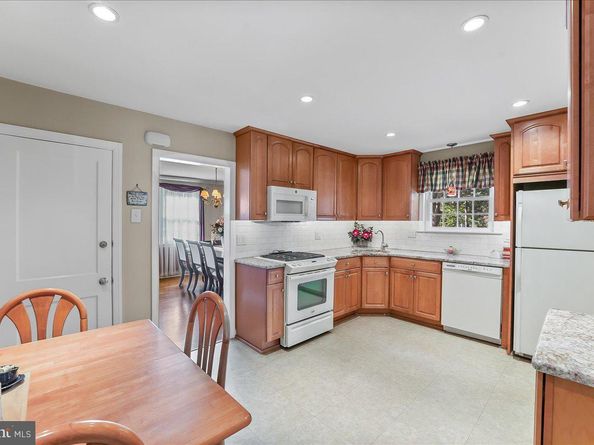 243 Rambling Way, Springfield PA 19064