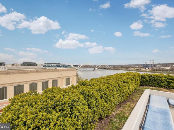 88 V Street SW 509, Washington DC 20024