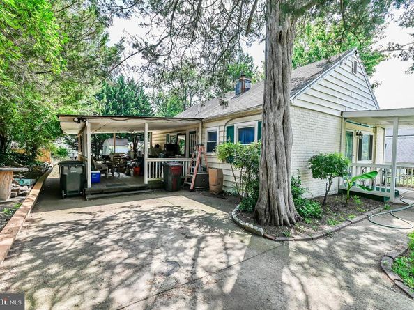7421 Howard Court, Falls Church VA 22043