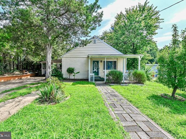 7421 Howard Court, Falls Church VA 22043