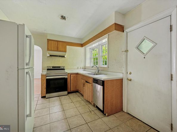 14 Rock Hill Road, Bala Cynwyd PA 19004