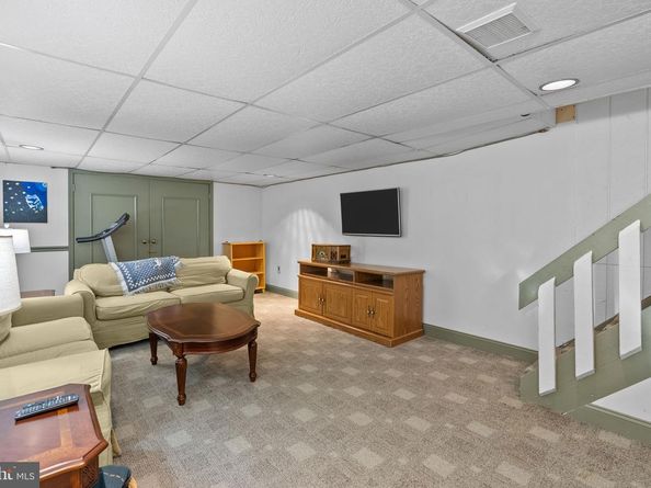 613 Poquessing Avenue, Philadelphia PA 19116