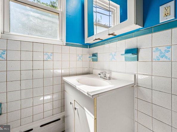 6635 Jackson Street, Philadelphia PA 19135