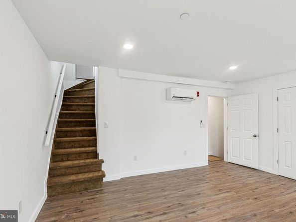 7041 Ridge Avenue, Philadelphia PA 19128