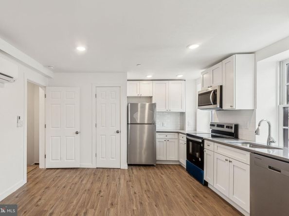 7041 Ridge Avenue, Philadelphia PA 19128
