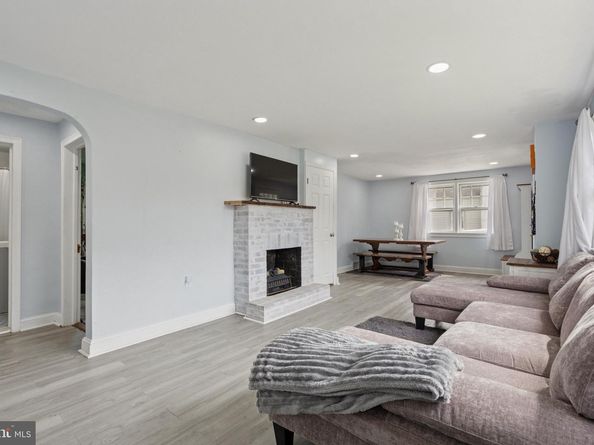 2551 Brookdale Avenue, Abington PA 19001