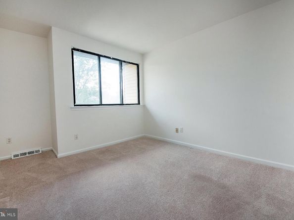 12 Farmington Place, Newtown PA 18940