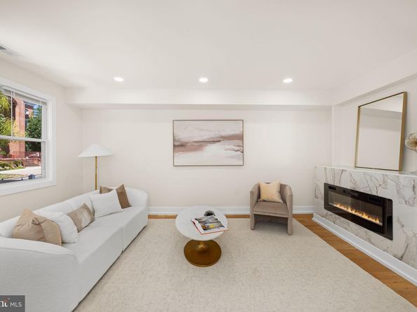 310 S Alfred Street, Alexandria VA 22314