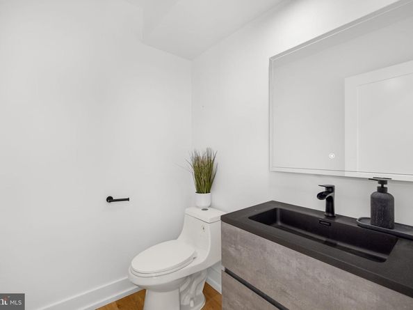 310 S Alfred Street, Alexandria VA 22314