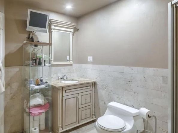 2214 S Bouvier Street, Philadelphia PA 19145