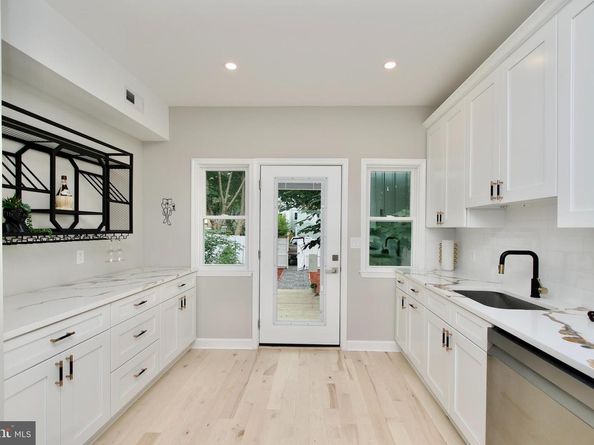 318 N Payne Street, Alexandria VA 22314