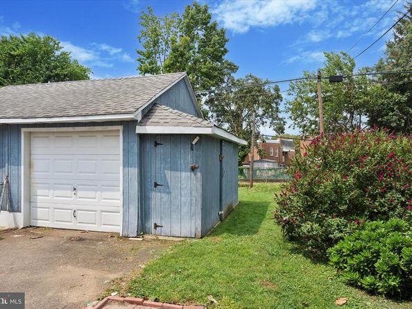 7426 Rockwell Avenue, Philadelphia PA 19111