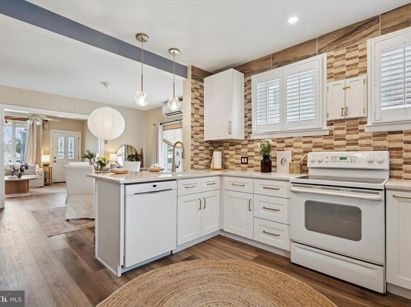 7426 Rockwell Avenue, Philadelphia PA 19111