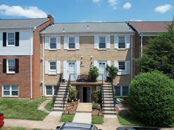 1048 Brixton Court, Sterling VA 20164
