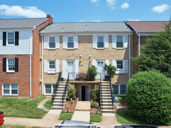 1048 Brixton Court, Sterling VA 20164