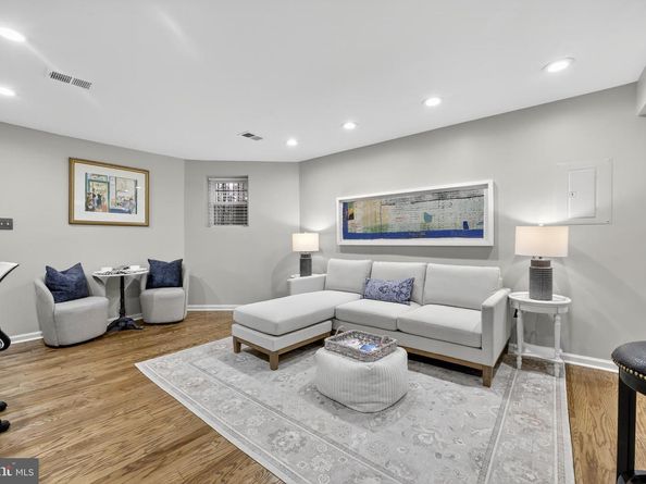 1421 T Street NW 2, Washington DC 20009