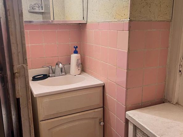 6558 Limekiln Pike, Philadelphia PA 19138