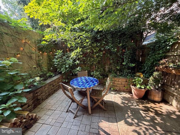 246 Delancey Street, Philadelphia PA 19106