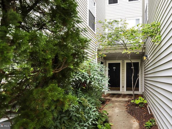 2433 Coopers Branch Court, Herndon VA 20171