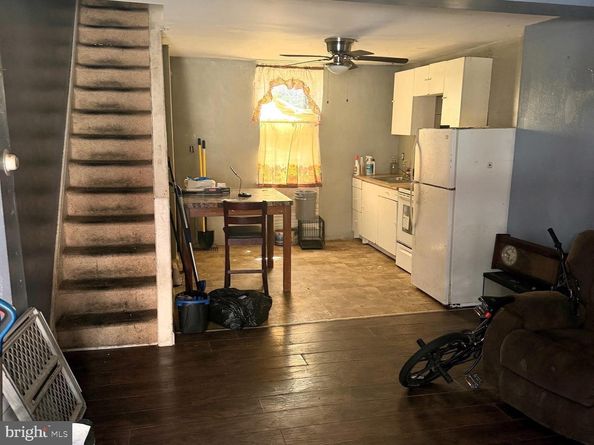 1325 S Hollywood Street, Philadelphia PA 19146