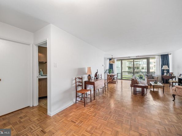 2401 Pennsylvania Avenue 4B23, Philadelphia PA 19130
