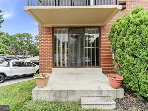100. #D 9 E Glenolden Ave Avenue D9, Glenolden PA 19036