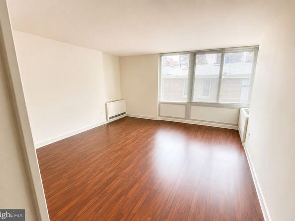 604 S Washington Square 118, Philadelphia PA 19106
