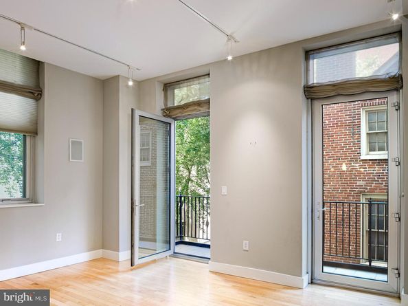 1101 Locust Street 2I, Philadelphia PA 19107