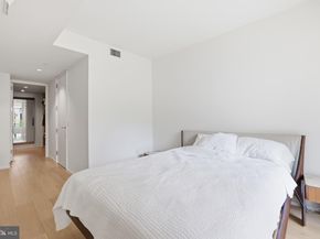 925 H Street NW 404, Washington DC 20001