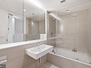 925 H Street NW 404, Washington DC 20001