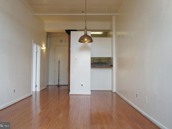 1010 Race Street 8I, Philadelphia PA 19107