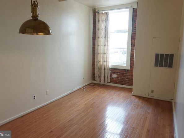 1010 Race Street 8I, Philadelphia PA 19107